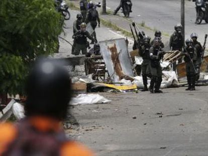 Graves disturbios en Caracas durante la jornada de votación, con al menos una decena de muertos