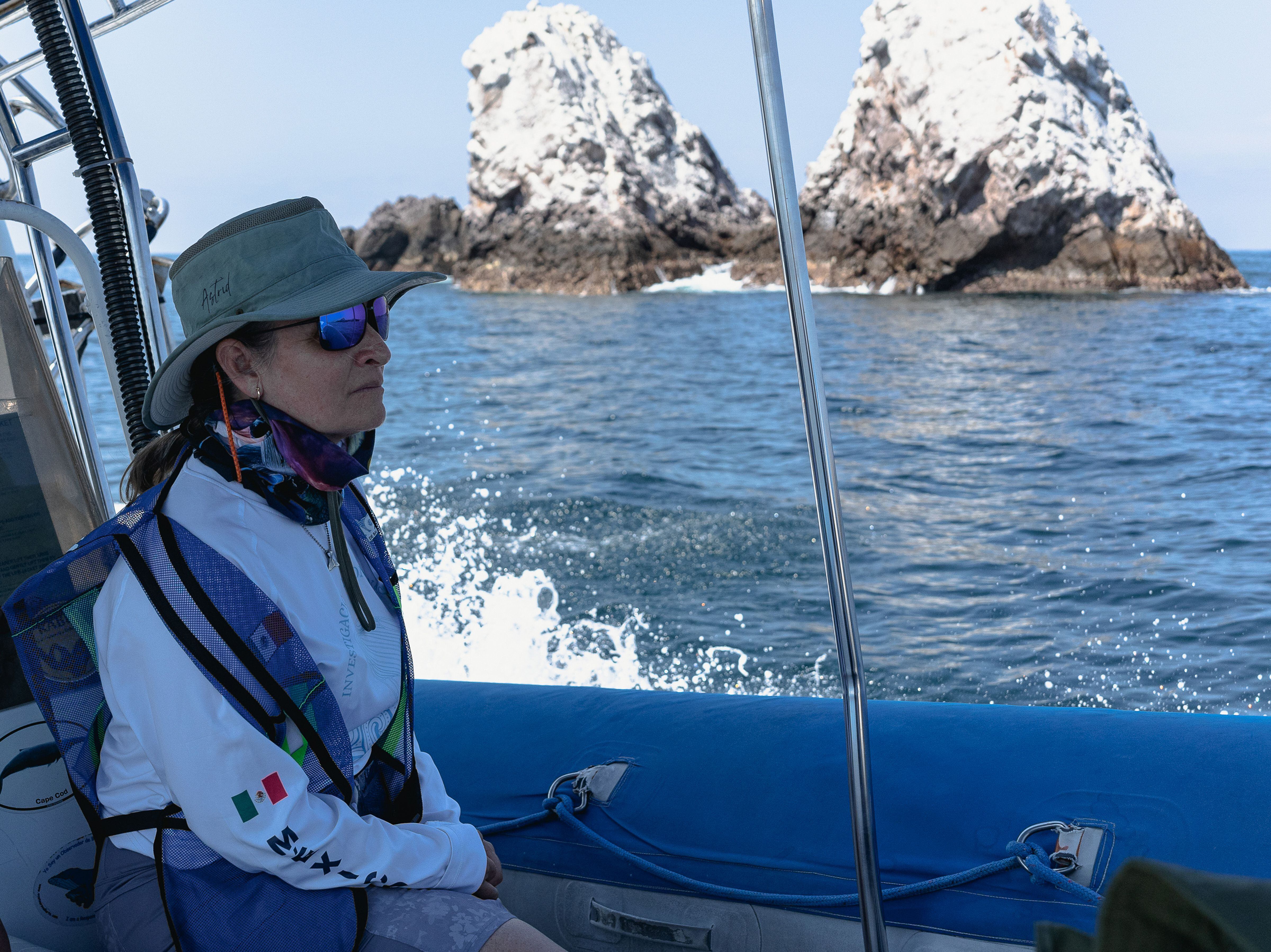 Astrid Frisch se dirige a las Islas Marietas como parte de su recorrido de investigación.