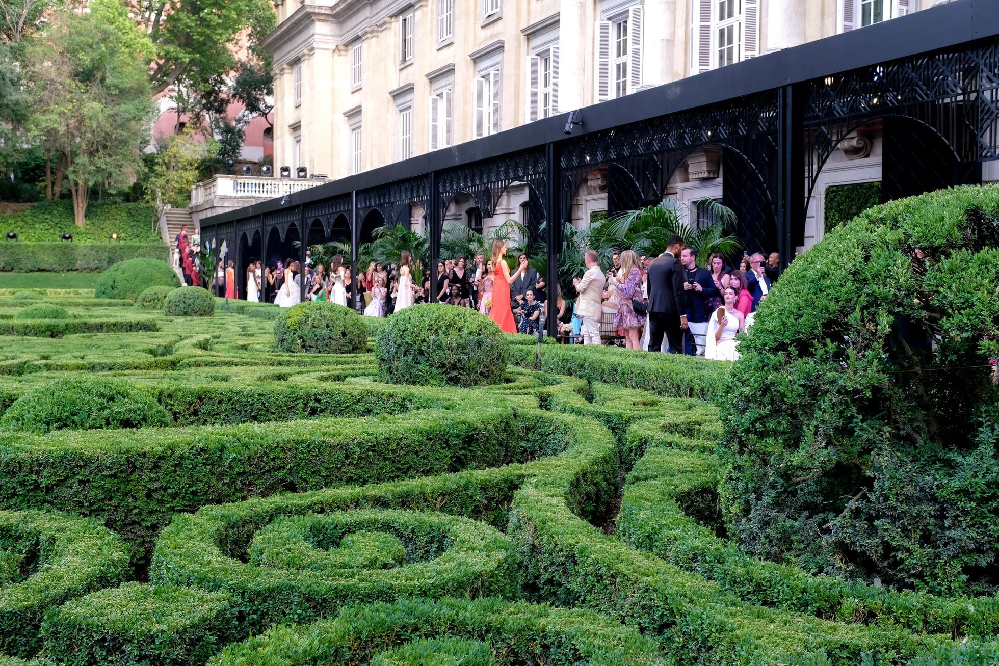 Cartier: Noche de diamantes y hip hop en los jardines del palacio de