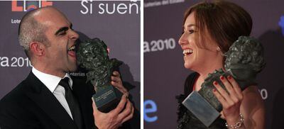 Luis Tosar (izda), con su premio a mejor protagonista por Celda 211  y Lola Dueñas con el suyo a mejor actriz protagonista por Yo, también