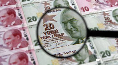 Billete de 20 liras turcas.