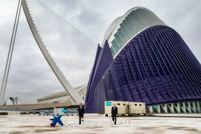 Visita de obras del nuevo CaixaForum Valencia que realizaran el presidente de la Generalitat Valenciana, Ximo Puig, y el presidente de la Fundación Bancaria ”la Caixa”, Isidro Fainé.
