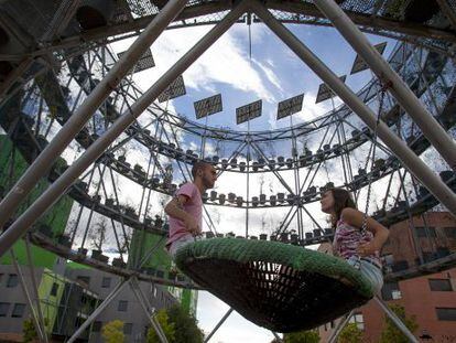 Los &Aacute;rboles de viento, instalaci&oacute;n bioclim&aacute;tica en el Ensanche.