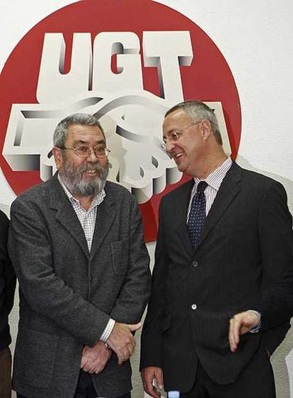 Cándido Méndez y Jesús Caldera, en la sede de UGT.