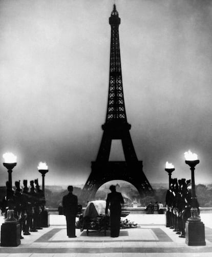 Las exequias de Paúl Valéry en París, en 1945.