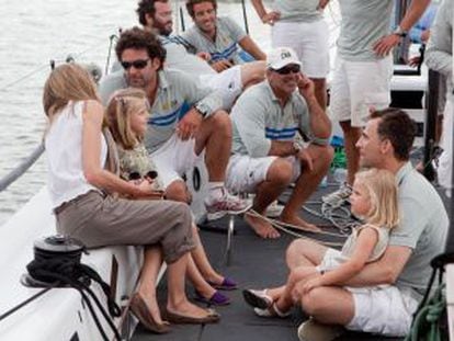 Don Felipe y doña Letizia con sus hijas en Mallorca en 2010.