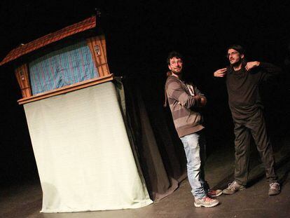 Los titiriteros, Alfonso Lázaro y Raúl García, el domingo en el Teatro del Barrio.
