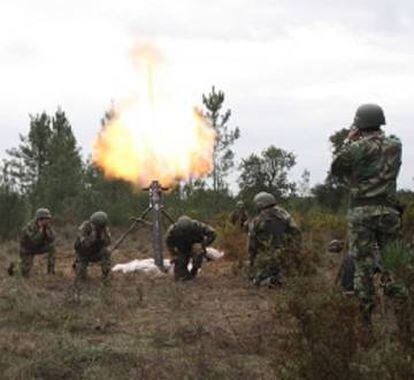 Militares portugueses durante unas maniobras.