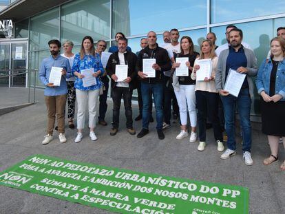 Vecinos afectados por la ciudad deportiva del Celta de Vigo presentan alegaciones contra el proyecto ante la Xunta el pasado septiembre.