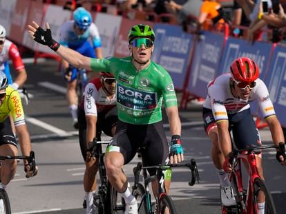 Bennett festeja su segundo triunfo de La Vuelta en tierras neerlandesas.