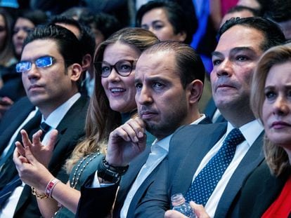 Jorge Romero, Cecilia Patrón, Marko Cortés, Enrique Vargas y Marú Campos durante la Reunión Plenaria de Diputados del PAN en el CEN del partido en Ciudad de México en noviembre de 2022.