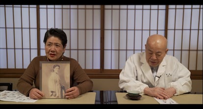 Tomiko y Hiroyoshi Ishida, en el comedor de Mibu en un fotograma del documental 'Mibu. la luna en un plato'.