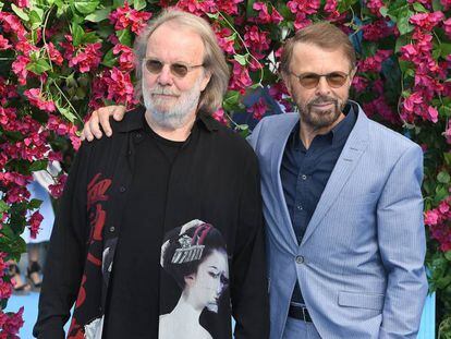 Benny Andersson y Bjorn Ulvaeus, integrantes del grupo Abba, en el estreno mundial de 