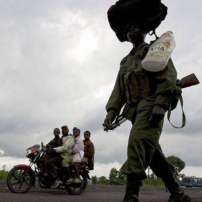 Un soldado del Ejército congoleño, en el frente de combate cerca de Goma.