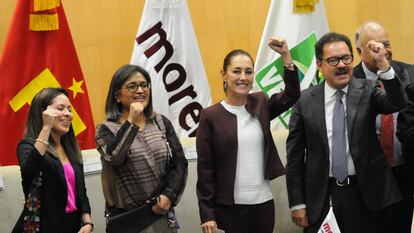 Claudia Sheinbaum con dirigentes de Morena, Partido Verde y Partido del Trabajo, el 13 de septiembre en Ciudad de México.