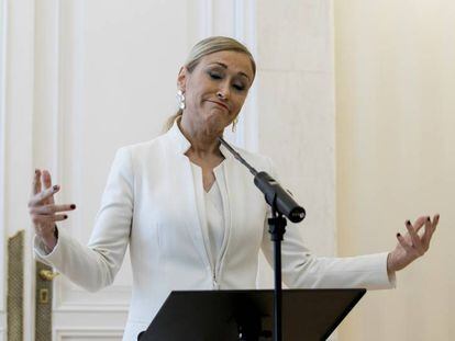 La presidenta de la Comunidad de Madrid, Cristina Cifuentes, comparece en rueda de prensa para anunciar su dimisión