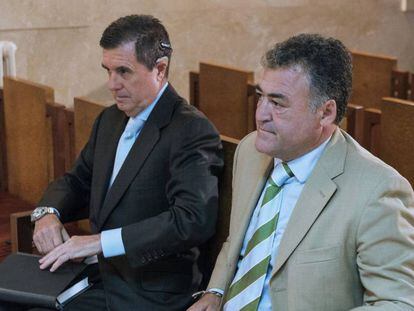 El expresidente del Govern balear Jaume Matas  junto al que fuera su director general de Deportes, Jos&eacute; Luis Ballester.