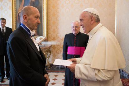 El Papa recibe el pasado lunes las credenciales del nuevo embajador espa&ntilde;ol ante la Santa Sede, Gerardo Bugallo. 