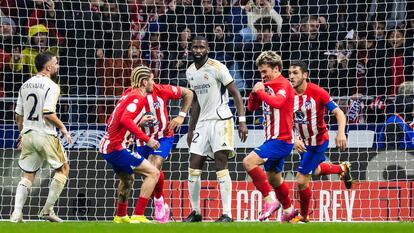 Antoine Griezmann celebra su tanto frente al Madrid.
