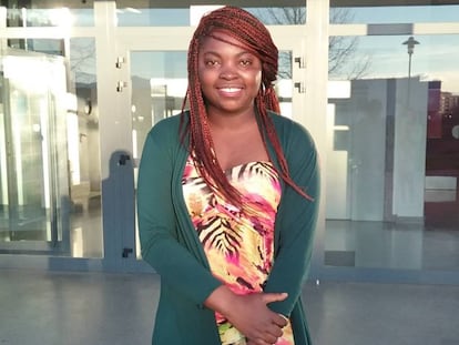 Sally EstelleMekame-Tiogo, ganadora de la tercera edición del concurso África se escribe con Ñ de la Fundación Mujeres por África en la categoría de relato.