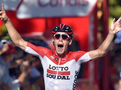 Jelle Wallays celebra su victoria en la 18ª etapa de la Vuelta a España.
