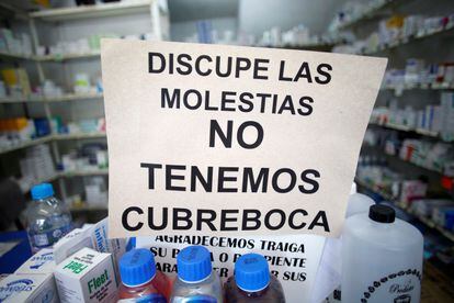 Cartel en una farmacia de la Ciudad de México.