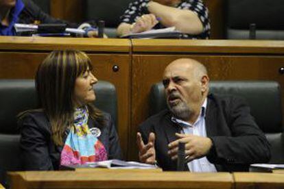 Idoia Mendia y el portavoz del PSE en el Parlamento vasco, Jos&eacute; Antonio Pastor.
 