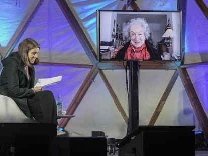 Intervenció de Margaret Atwood durant la Biennal de Pensament.