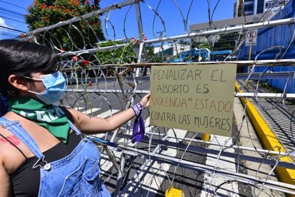 Protest for the decriminalization of abortion in San Salvador, on September 28, 2021.