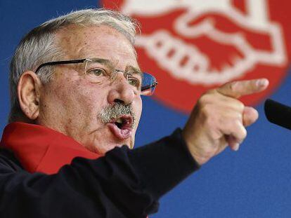 José Ángel Fernández Villa, durante Fiesta Minera asturleonesa de Rodiezmo (León) en 2009.