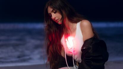 Retrato promocional de la artista Weyes Blood.