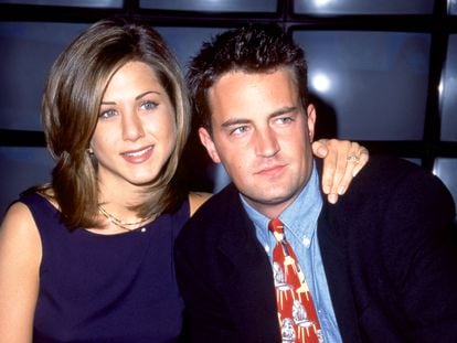 Jennifer Aniston y Matthew Perry, durante un evento en Nueva York, en otoño de 1995.