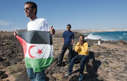 Tres saharauis que llegaron a las costas de Fuerteventura en enero de 2011 pidiendo asilo.