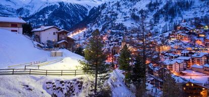 Las estaciones de esquí Gstaad, Zermatt, en Suiza.