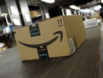 Un paquete de Amazon Prime en un centro reparto de UPS 