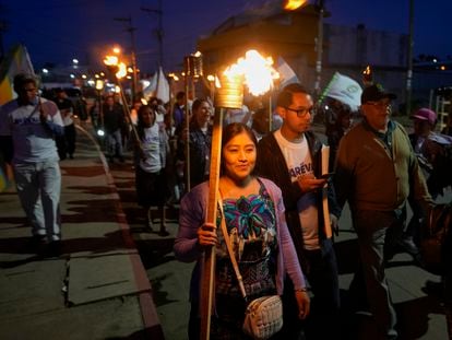 Simpatizantes del partido Movimiento Semilla marchan en Sumpango, Guatemala, el pasado 17 de agosto.