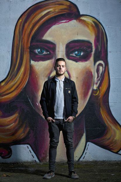 Andrés Sánchez, grafitero, tiene 20 años y ya ha trabajado pintando para clientes como Cosmopolitan TV o Samsung. Es un gran defensor de Internet como fuente de oportunidades para los artistas.