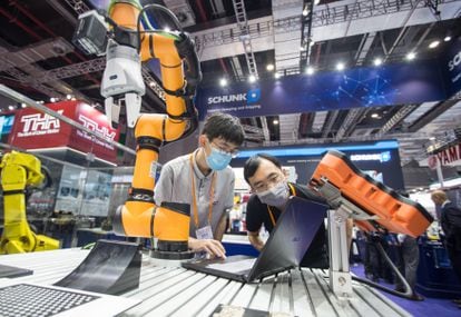 Robot presentado en la Feria Internacional de la Industria de China, en Shanghái, el pasado 15 de septiembre.