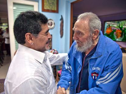 Maradona junto a Fidel Castro, en La Habana, en 2013.