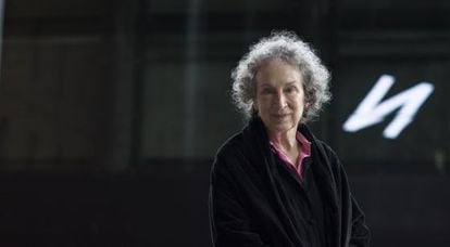 Margaret Atwood en la Alhóndiga de Bilbao.