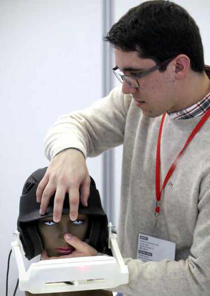 El robot Eye Pad que permite detectar enfermedades neurológicas analizando el movimiento ocular.