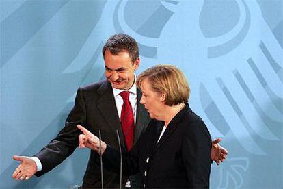 Zapatero y Merkel, durante un encuentro en Berlín en abril de este año.