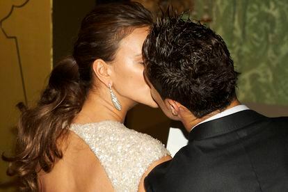 A Irina Shayk y Cristiano Ronaldo les encanta besarse en público. ¿Será para desmentir a aquellos que no creen en el amor de esta guapa pareja?