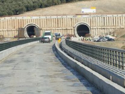 Las obras del AVE en el túnel de Quejígares, en Loja (Granada).