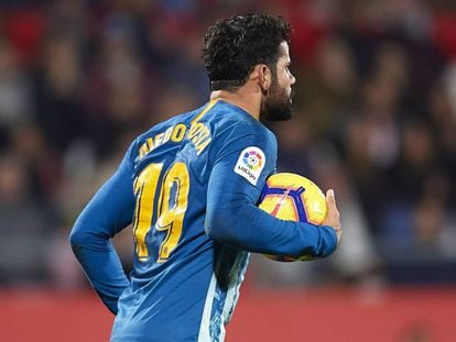 Diego Costa, durante el Girona-Atlético disputado el pasado domingo en Montilivi.