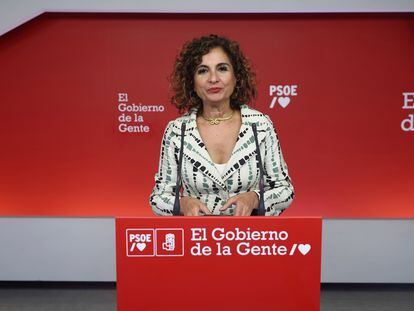 La vicesecretaria general del PSOE y ministra de Hacienda, María Jesús Montero, durante su comparecencia en la sede socialista este lunes.