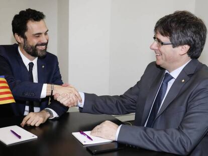 Roger Torrent y Carles Puigdemont durante su reunión en Bruselas este miércoles.