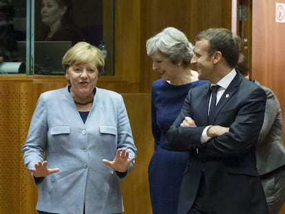 Merkel, May y Macron, durante la cumbre europea, este jueves, en Bruselas. EFE/OLIVIER HOSLET