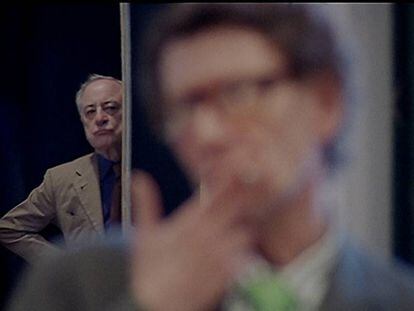 Pierre Bergé y, en primer plano, Yves Saint Laurent, en una imagen de 'Celebration'. En el vídeo, el trailer del documental.