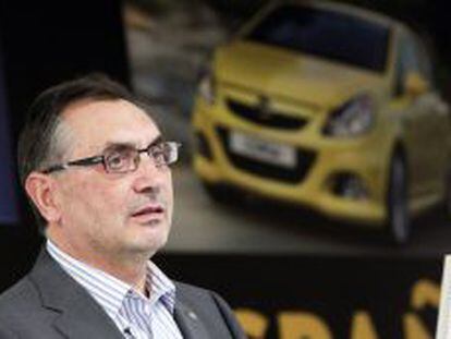 El director general de General Motors Espa&ntilde;a, Antonio Cobo, en la presentaci&oacute;n en Figueruelas de la primera unidad del nuevo Opel Meriva.